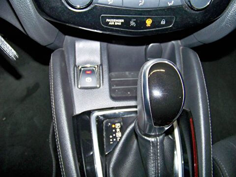 2020 Benzin Otomatik Nissan Qashqai Beyaz Yüzbaşıoğlu Otomotiv Mam. San ve Tic A.Ş.