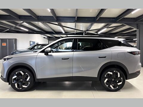 2026 Benzin Otomatik Omoda 7 Gri Yüzbaşıoğlu Otomotiv Mam. San ve Tic A.Ş.