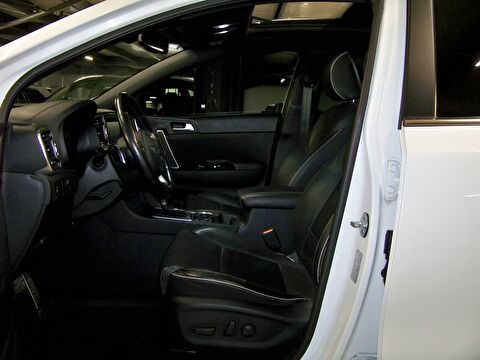 2016 Benzin Otomatik Kia Sportage Beyaz Yüzbaşıoğlu Otomotiv Mam. San ve Tic A.Ş.