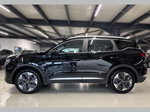 2024 Benzin Otomatik Chery Tiggo 7 Promax Siyah Yüzbaşıoğlu Otomotiv Mam. San ve Tic A.Ş.