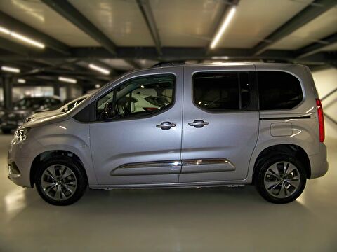 2022 Dizel Otomatik Toyota Proace City Gri Yüzbaşıoğlu Otomotiv Mam. San ve Tic A.Ş.