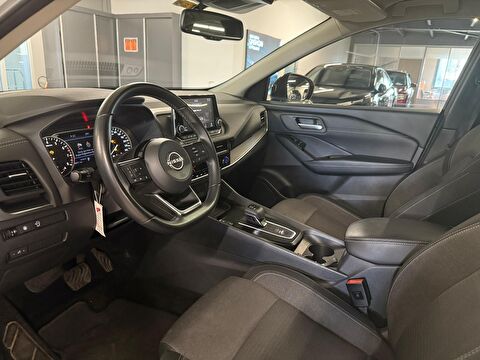 2022 MHEV Otomatik Nissan Qashqai Beyaz Yüzbaşıoğlu Otomotiv Mam. San ve Tic A.Ş.