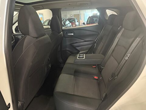 2022 MHEV Otomatik Nissan Qashqai Beyaz Yüzbaşıoğlu Otomotiv Mam. San ve Tic A.Ş.