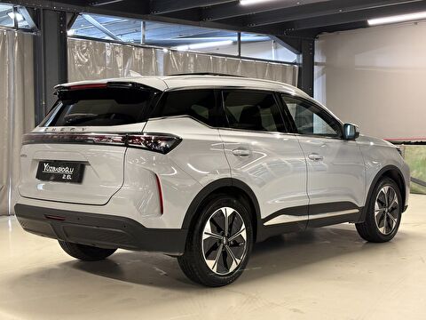 2025 Benzin Otomatik Chery Tiggo 7 Gri Yüzbaşıoğlu Otomotiv Mam. San ve Tic A.Ş.