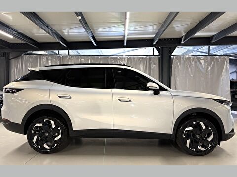 2026 Benzin Otomatik Omoda 7 Gri Yüzbaşıoğlu Otomotiv Mam. San ve Tic A.Ş.