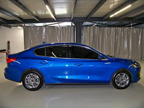 2024 Dizel Otomatik Ford Focus Mavi Yüzbaşıoğlu Otomotiv Mam. San ve Tic A.Ş.