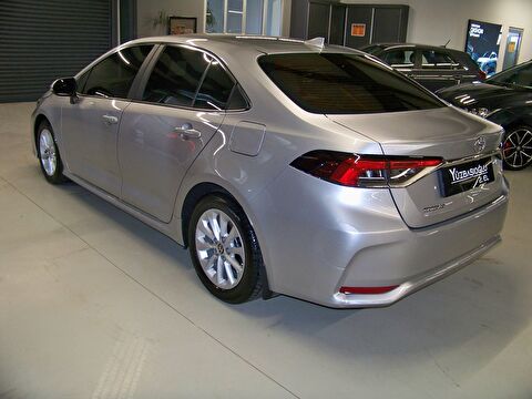 2022 Benzin Otomatik Toyota Corolla Gri Yüzbaşıoğlu Otomotiv Mam. San ve Tic A.Ş.