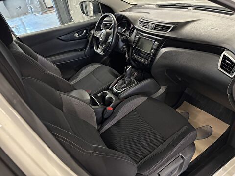 2019 Benzin Otomatik Nissan Qashqai Beyaz Yüzbaşıoğlu Otomotiv Mam. San ve Tic A.Ş.
