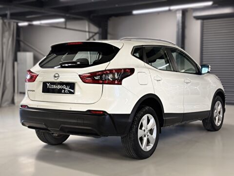2019 Benzin Otomatik Nissan Qashqai Beyaz Yüzbaşıoğlu Otomotiv Mam. San ve Tic A.Ş.