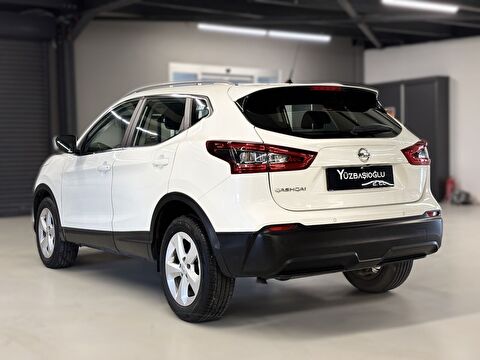 2019 Benzin Otomatik Nissan Qashqai Beyaz Yüzbaşıoğlu Otomotiv Mam. San ve Tic A.Ş.