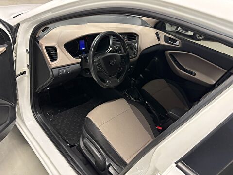 2019 Benzin Otomatik Hyundai i20 Beyaz Yüzbaşıoğlu Otomotiv Mam. San ve Tic A.Ş.