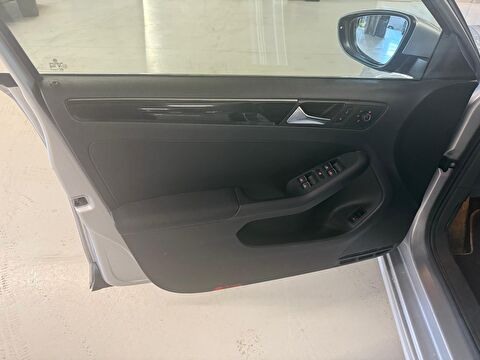 2015 Dizel Otomatik Volkswagen Jetta Gri Yüzbaşıoğlu Otomotiv Mam. San ve Tic A.Ş.