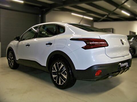 2025 Benzin Otomatik Citroen C4 X Beyaz Yüzbaşıoğlu Otomotiv Mam. San ve Tic A.Ş.