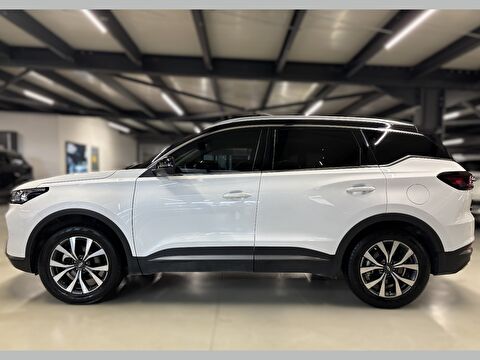 2023 Benzin Otomatik Chery Tiggo 7 Pro Beyaz Yüzbaşıoğlu Otomotiv Mam. San ve Tic A.Ş.