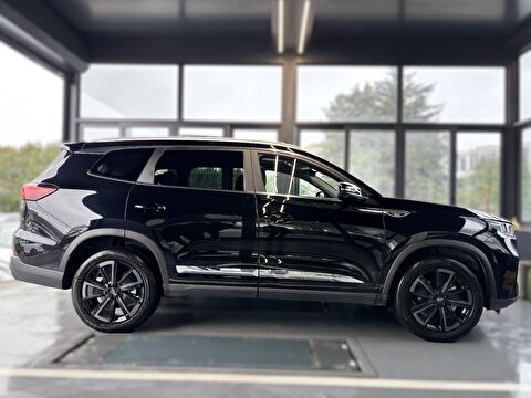 2025 Benzin Otomatik Chery Tiggo8 Pro Max Siyah Yüzbaşıoğlu Otomotiv Mam. San ve Tic A.Ş.