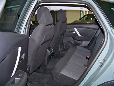 2025 Benzin Otomatik Citroen C4 X Yeşil Yüzbaşıoğlu Otomotiv Mam. San ve Tic A.Ş.