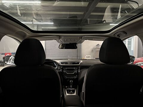 2016 Dizel Otomatik Nissan Qashqai Beyaz Yüzbaşıoğlu Otomotiv Mam. San ve Tic A.Ş.