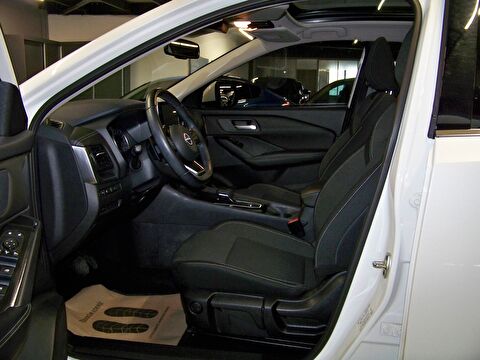 2023 MHEV Otomatik Nissan Qashqai Beyaz Yüzbaşıoğlu Otomotiv Mam. San ve Tic A.Ş.