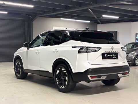2025 Benzin Otomatik Nissan Qashqai Beyaz Yüzbaşıoğlu Otomotiv Mam. San ve Tic A.Ş.
