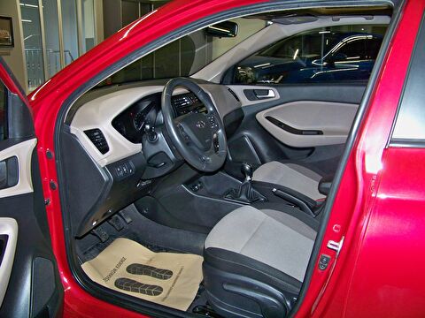2016 Benzin Manuel Hyundai i20 Kırmızı Yüzbaşıoğlu Otomotiv Mam. San ve Tic A.Ş.