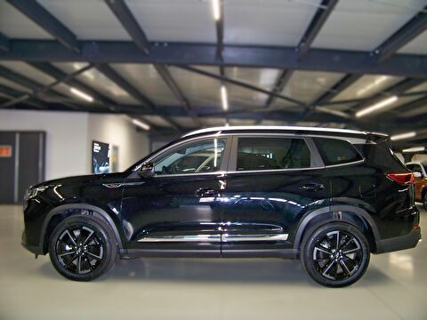 2024 Benzin Otomatik Chery Tiggo 8 Promax Siyah Yüzbaşıoğlu Otomotiv Mam. San ve Tic A.Ş.