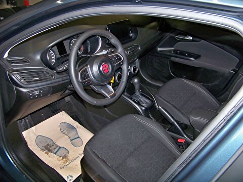 2025 Dizel Otomatik Fiat Egea Mavi Yüzbaşıoğlu Otomotiv Mam. San ve Tic A.Ş.