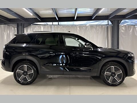 2025 Benzin Otomatik Jaecoo J7 Siyah Yüzbaşıoğlu Otomotiv Mam. San ve Tic A.Ş.