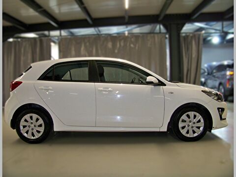 2020 Benzin Otomatik Kia Rio Beyaz Yüzbaşıoğlu Otomotiv Mam. San ve Tic A.Ş.