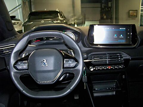 2022 Benzin Otomatik Peugeot 2008 Gri Yüzbaşıoğlu Otomotiv Mam. San ve Tic A.Ş.