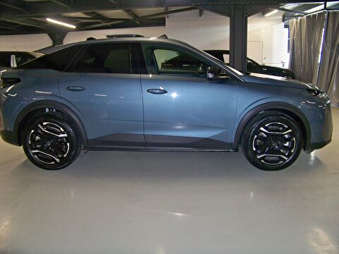 2024 Elektrik Otomatik Peugeot e-3008 Mavi Yüzbaşıoğlu Otomotiv Mam. San ve Tic A.Ş.