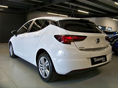 2018 Benzin Otomatik Opel Astra Beyaz Yüzbaşıoğlu Otomotiv Mam. San ve Tic A.Ş.