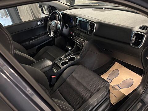 2016 Benzin Otomatik Kia Sportage Mavi Yüzbaşıoğlu Otomotiv Mam. San ve Tic A.Ş.