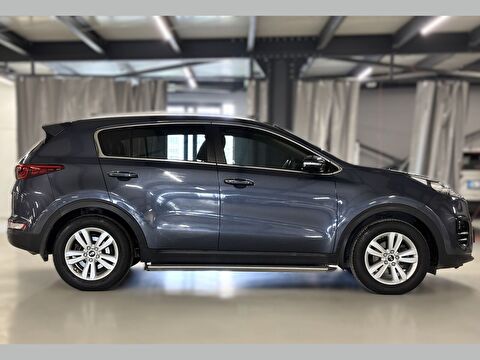 2016 Benzin Otomatik Kia Sportage Mavi Yüzbaşıoğlu Otomotiv Mam. San ve Tic A.Ş.