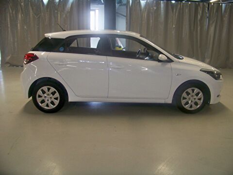 2018 Benzin Otomatik Hyundai i20 Beyaz Yüzbaşıoğlu Otomotiv Mam. San ve Tic A.Ş.