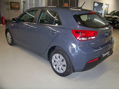 2022 Benzin Otomatik Kia Rio Gri Yüzbaşıoğlu Otomotiv Mam. San ve Tic A.Ş.