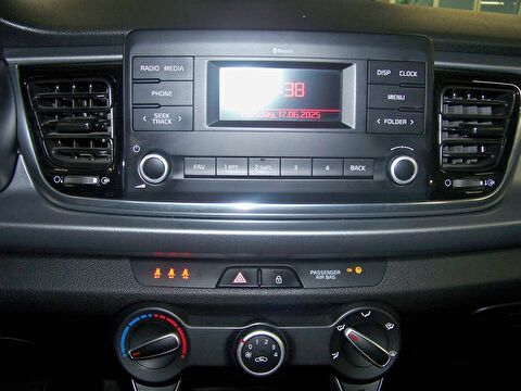 2022 Benzin Otomatik Kia Rio Gri Yüzbaşıoğlu Otomotiv Mam. San ve Tic A.Ş.