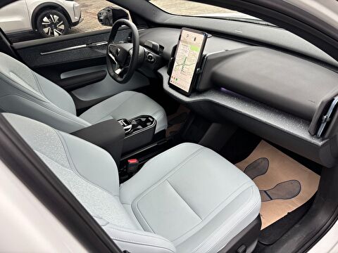 2025 Elektrik Otomatik Volvo EX30 Beyaz Yüzbaşıoğlu Otomotiv Mam. San ve Tic A.Ş.