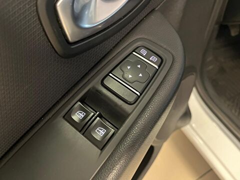 2020 Benzin Manuel Renault Clio Beyaz Ermat Motorlu Araçlar ve Tarım Ürünleri Sanayi Ticaret A.Ş.