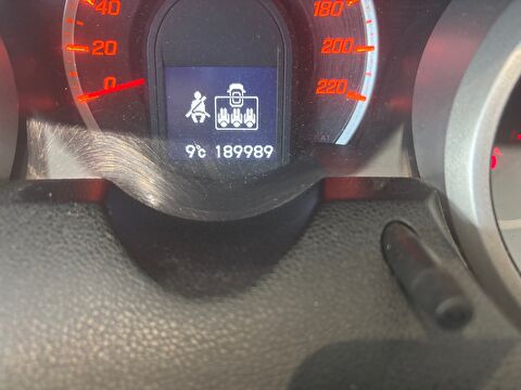 2011 Benzin Manuel Honda Jazz Beyaz Ermat Motorlu Araçlar ve Tarım Ürünleri Sanayi Ticaret A.Ş.