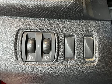 2015 Benzin Manuel Renault Clio Kırmızı Ermat Motorlu Araçlar ve Tarım Ürünleri Sanayi Ticaret A.Ş.