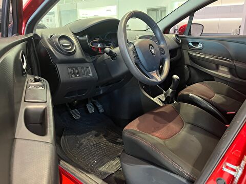 2015 Benzin Manuel Renault Clio Kırmızı Ermat Motorlu Araçlar ve Tarım Ürünleri Sanayi Ticaret A.Ş.