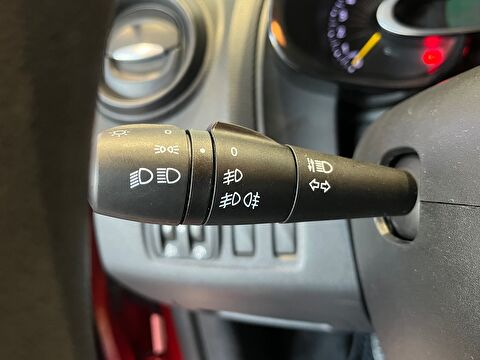 2015 Benzin Manuel Renault Clio Kırmızı Ermat Motorlu Araçlar ve Tarım Ürünleri Sanayi Ticaret A.Ş.