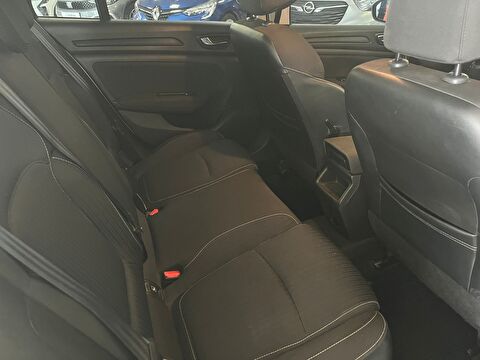 2018 Dizel Otomatik Renault Megane Beyaz Ermat Motorlu Araçlar ve Tarım Ürünleri Sanayi Ticaret A.Ş.