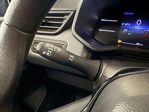 2024 Benzin Manuel Renault Clio Mavi Ermat Motorlu Araçlar ve Tarım Ürünleri Sanayi Ticaret A.Ş.