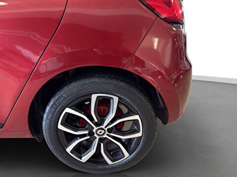 2018 Dizel Otomatik Renault Clio Kırmızı Ermat Motorlu Araçlar ve Tarım Ürünleri Sanayi Ticaret A.Ş.