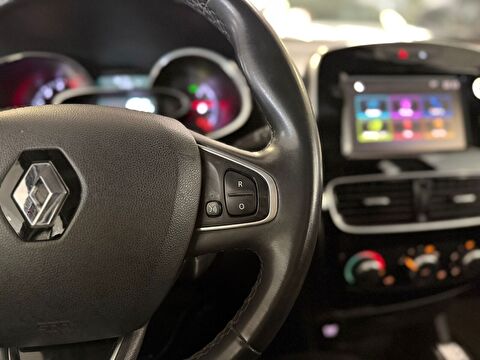 2018 Dizel Otomatik Renault Clio Kırmızı Ermat Motorlu Araçlar ve Tarım Ürünleri Sanayi Ticaret A.Ş.