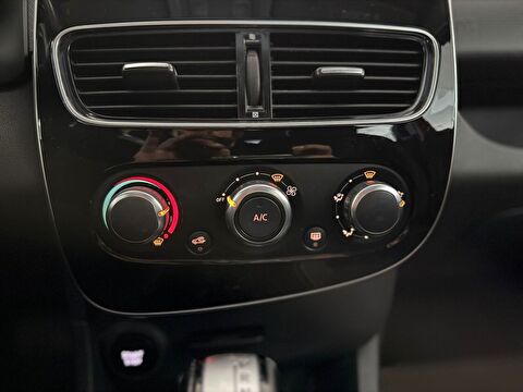 2018 Dizel Otomatik Renault Clio Kırmızı Ermat Motorlu Araçlar ve Tarım Ürünleri Sanayi Ticaret A.Ş.