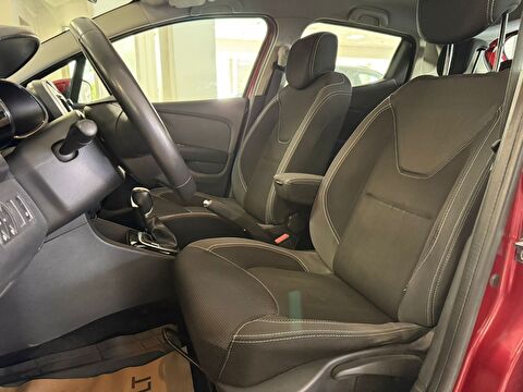 2018 Dizel Otomatik Renault Clio Kırmızı Ermat Motorlu Araçlar ve Tarım Ürünleri Sanayi Ticaret A.Ş.