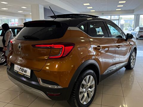 2022 MHEV Otomatik Renault Captur Turuncu Ermat Motorlu Araçlar ve Tarım Ürünleri Sanayi Ticaret A.Ş.