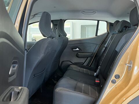 2024 Benzin Otomatik Dacia Sandero Sarı Ermat Motorlu Araçlar ve Tarım Ürünleri Sanayi Ticaret A.Ş.